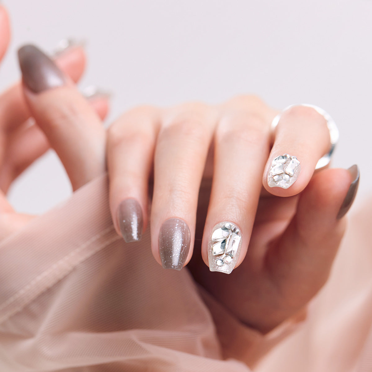 [NIGHT SKY] MAGIC PRESS NAIL - BLACK WISH