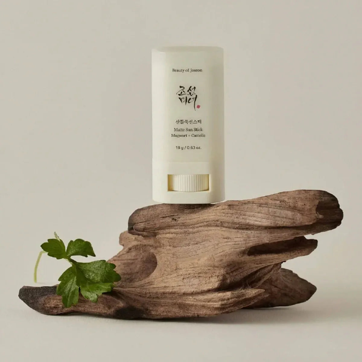 Matte sun stick : Mugwort + Camilia